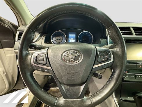 Used 2017 Toyota Camry XLE image 10