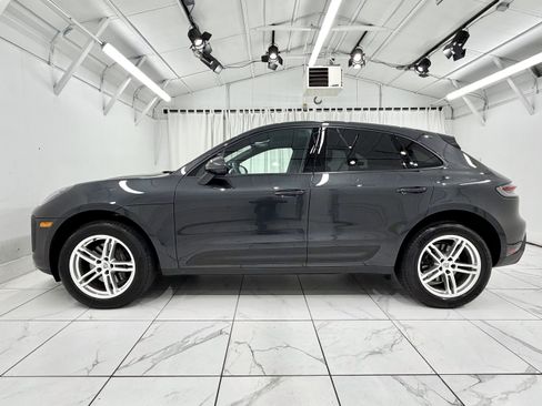 Certified 2025 Porsche Macan image 2