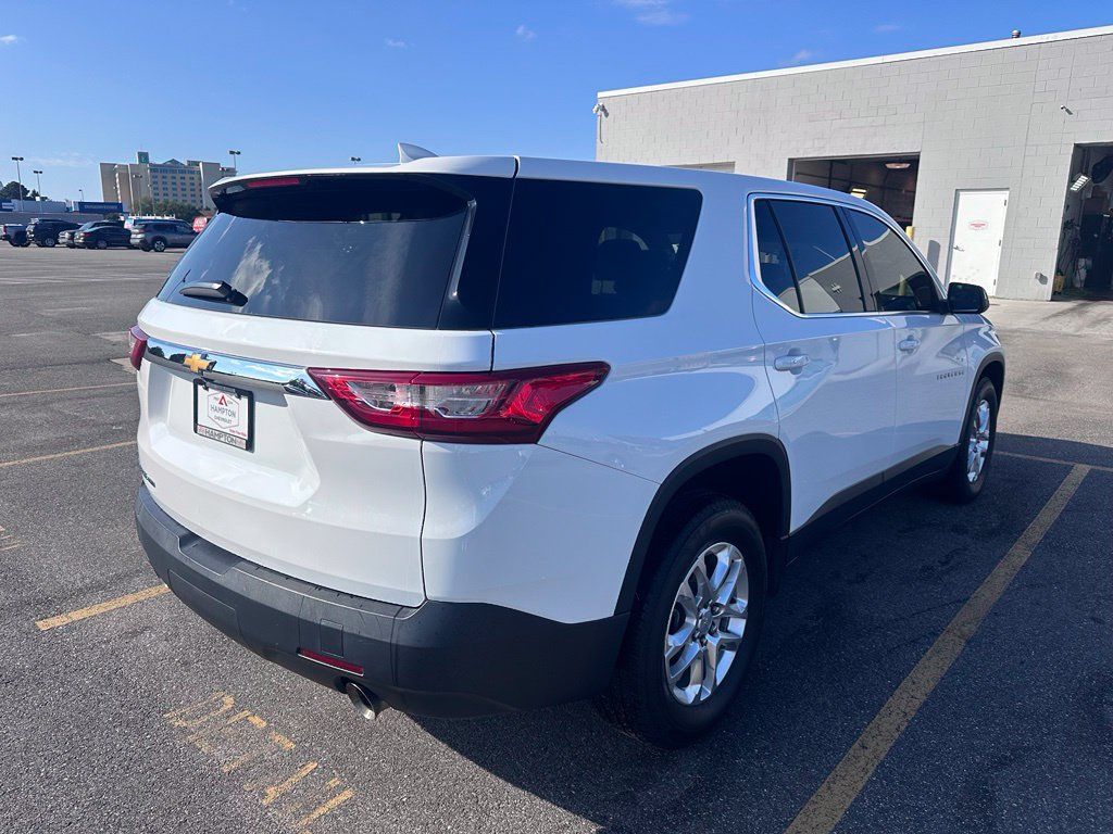 Used 2021 Chevrolet Traverse LS AWD/4WD image 4
