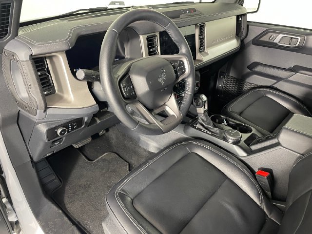 Certified 2025 Ford Bronco Outer Banks AWD/4WD image 3