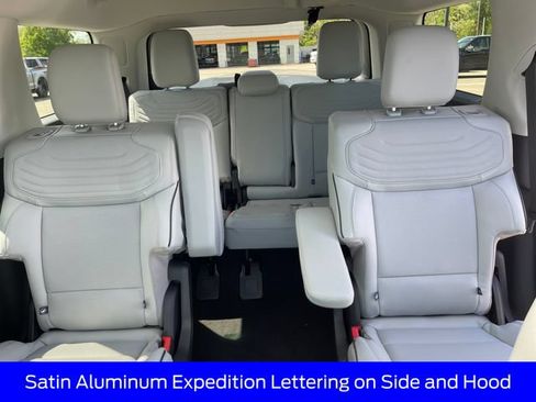 New 2026 Ford Expedition Platinum w/ Platinum Ultimate Package AWD/4WD image 28