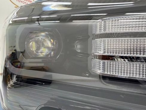 New 2026 Toyota 4Runner SR5 AWD/4WD image 10
