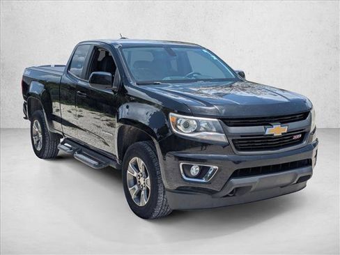 Used 2017 Chevrolet Colorado Z71 RWD image 2