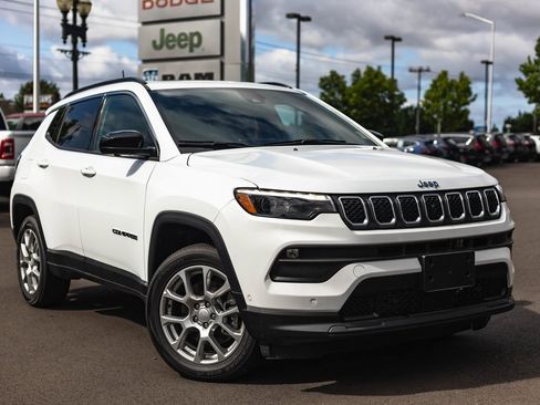 New 2024 Jeep Compass Latitude w/ Sun and Sound Group image 1
