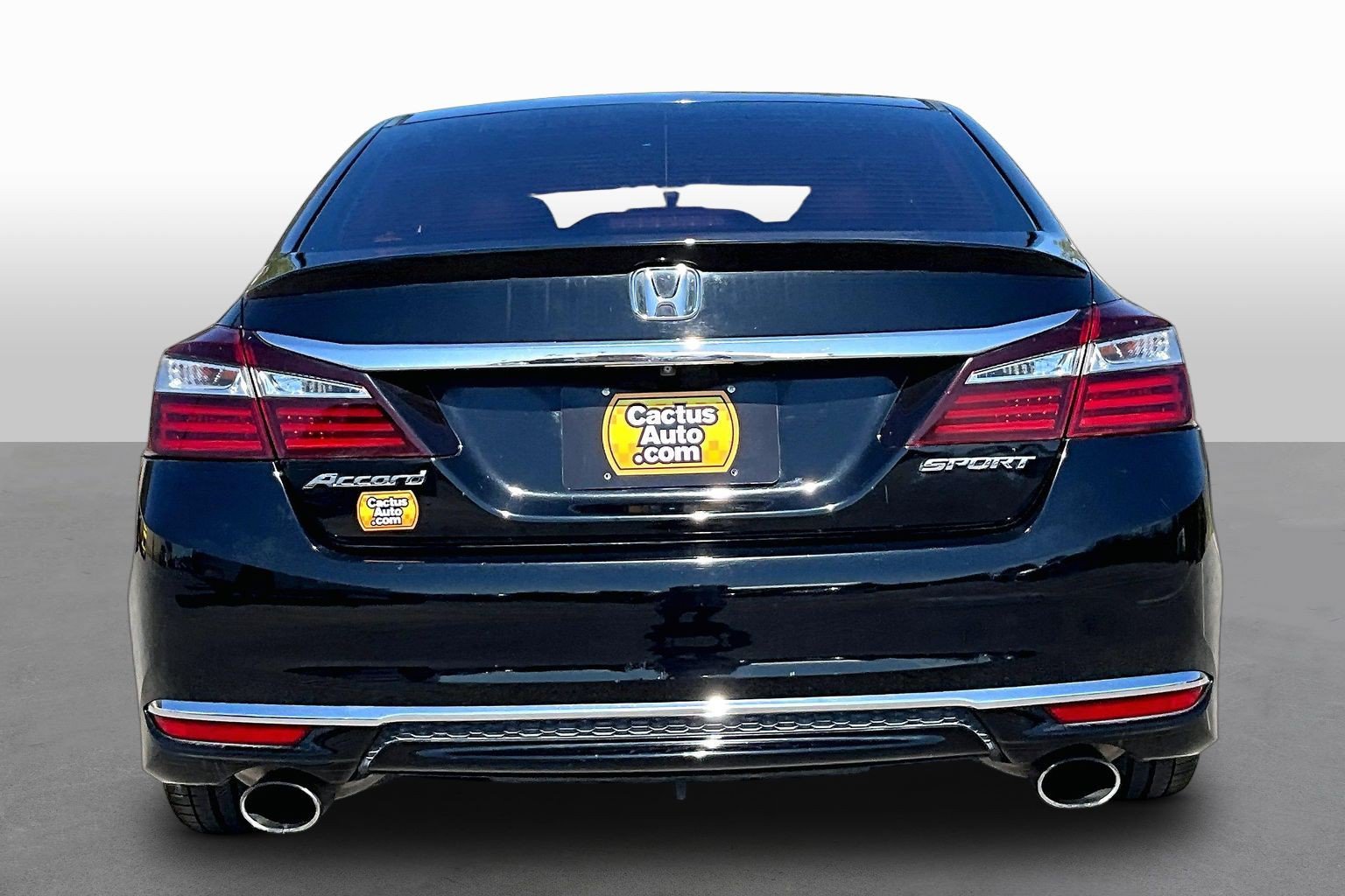 Used 2017 Honda Accord Sport image 4