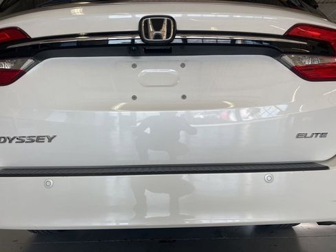Used 2022 Honda Odyssey Elite image 7