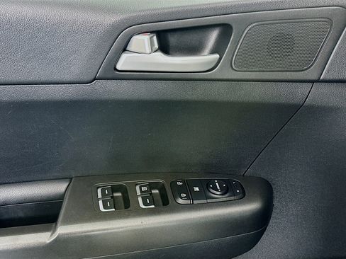 Used 2021 Kia Sportage LX image 15