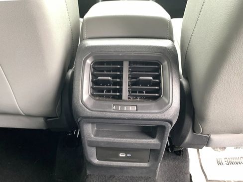 Used 2023 Volkswagen Taos SE w/ Black Wheel Package image 31