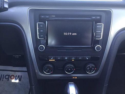 Used 2015 Volkswagen Passat 1.8T Limited Edition image 31