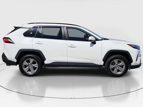 Used 2023 Toyota RAV4 XLE AWD/4WD image 4