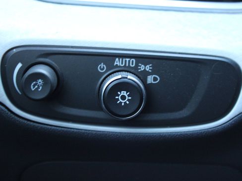 Used 2020 Chevrolet Bolt Premier w/ Infotainment Package image 22