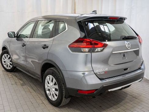 Used 2018 Nissan Rogue S image 3