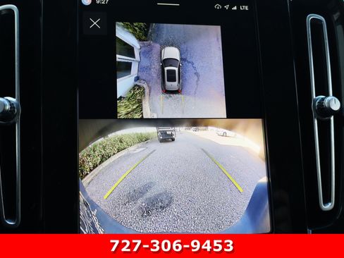 Used 2024 Volvo XC40 B5 Plus AWD/4WD image 4