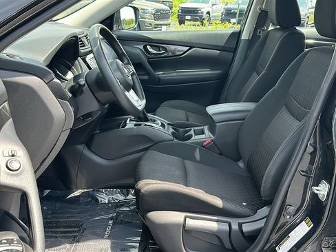 Used 2018 Nissan Rogue S AWD/4WD image 13
