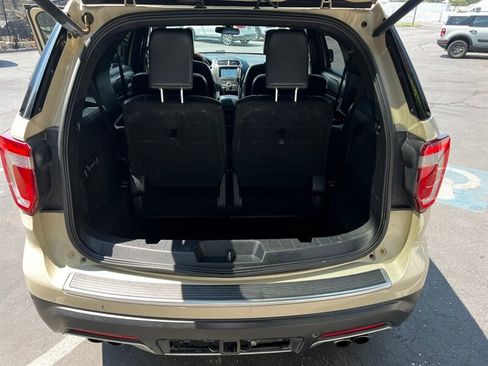 Used 2018 Ford Explorer Platinum AWD/4WD image 28