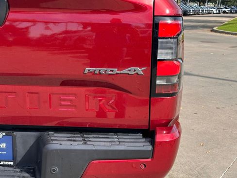 Used 2022 Nissan Frontier PRO-4X w/ Technology Package image 13