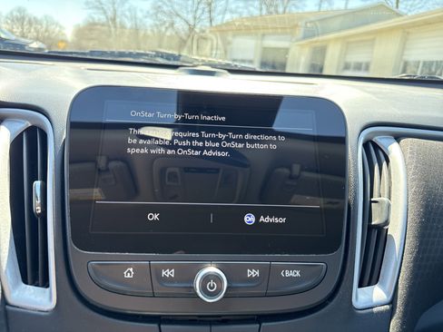 Used 2023 Chevrolet Malibu LT image 3