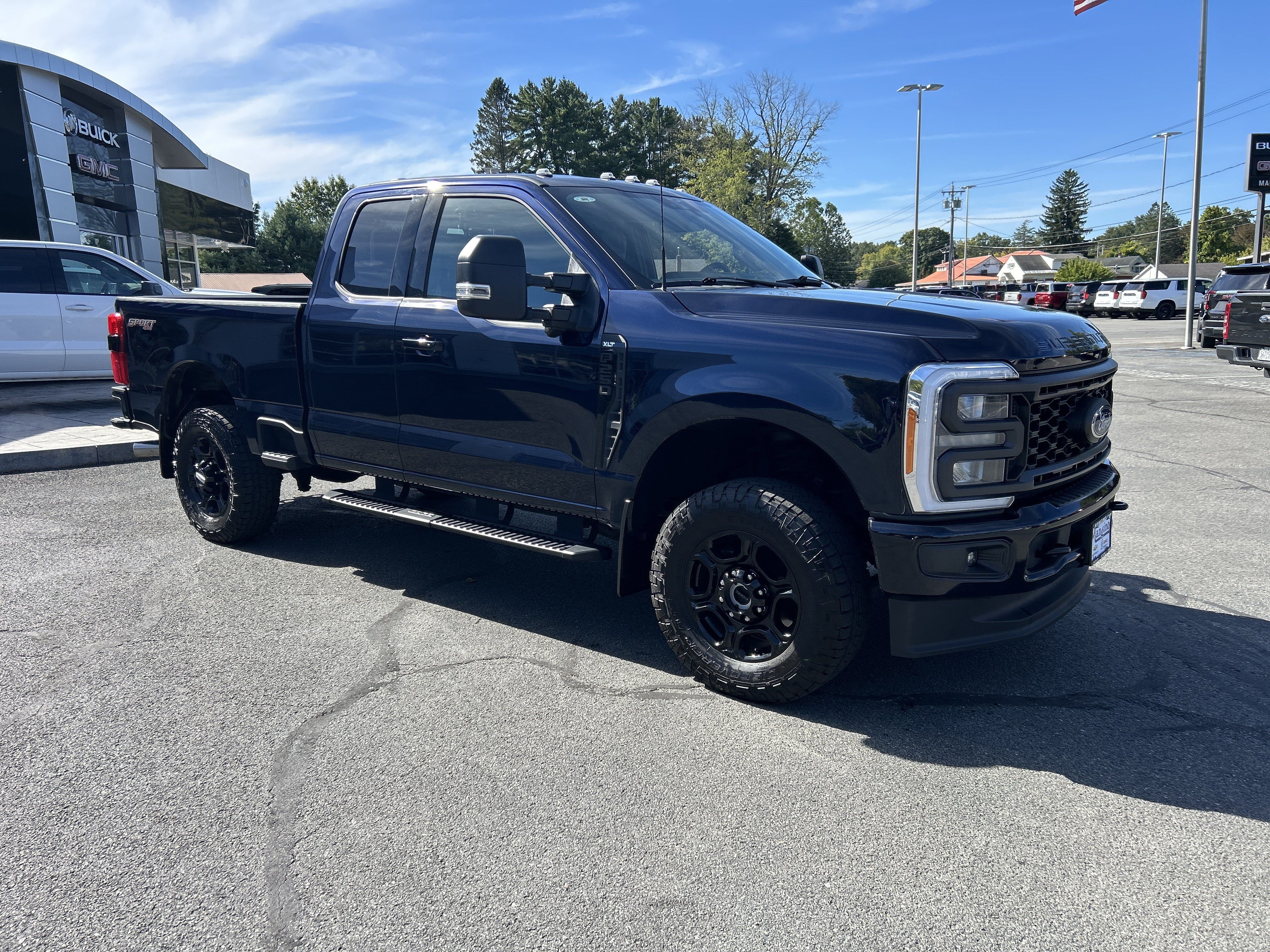 Used 2023 Ford F250 XLT w/ XLT Premium Package AWD/4WD image 13