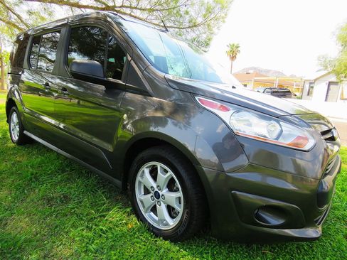 Used 2016 Ford Transit Connect XLT image 16