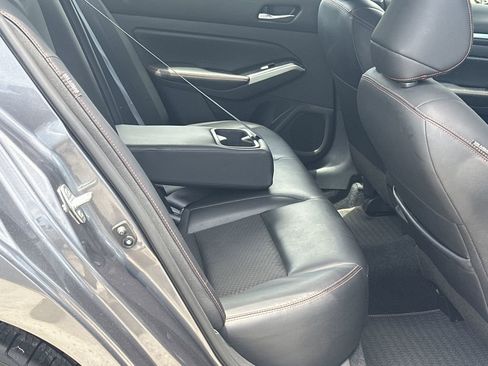 Used 2024 Nissan Altima 2.5 SR FWD image 16