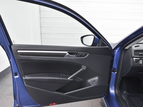 Used 2017 Volkswagen Passat 1.8T SE image 9