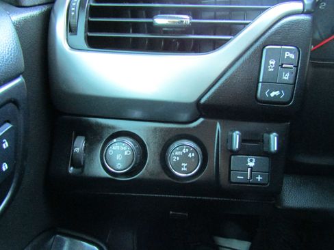 Used 2015 Chevrolet Tahoe LT w/ Luxury Package image 20