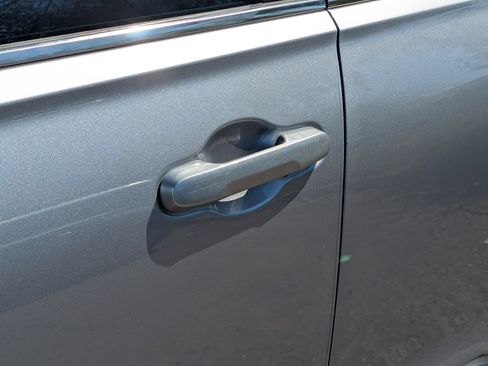 Used 2025 Honda Pilot EX-L image 14