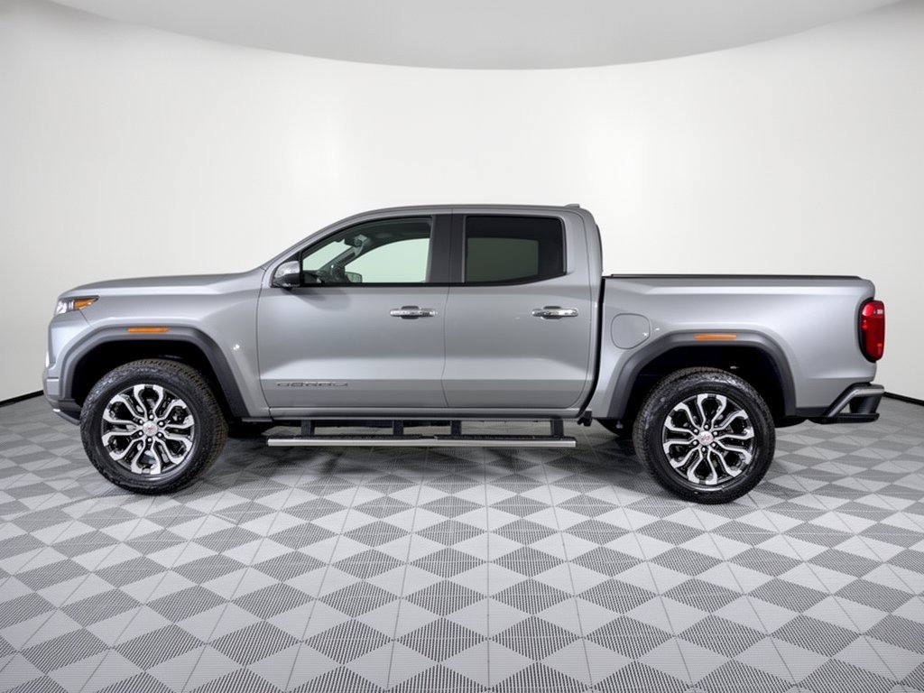 Used 2024 GMC Canyon Denali AWD/4WD image 2