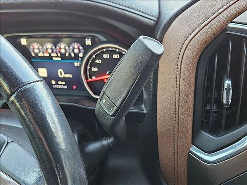 Used 2019 Chevrolet Silverado 1500 High Country w/ Technology Package image 12