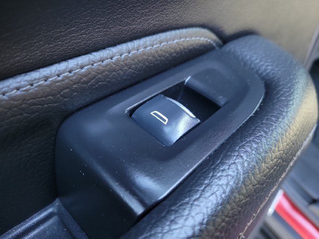 Used 2024 GMC Yukon XL Denali AWD/4WD image 17