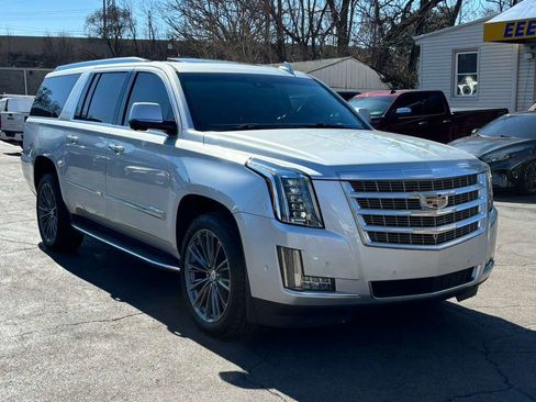 Used 2019 Cadillac Escalade ESV Luxury w/ LPO, Radiant Package image 2
