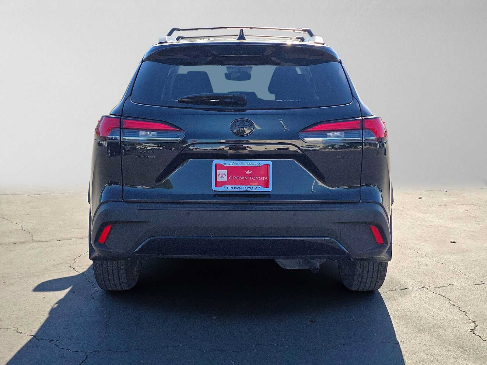 Certified 2025 Toyota Corolla Cross XLE w/ Convenience Package FWD image 4