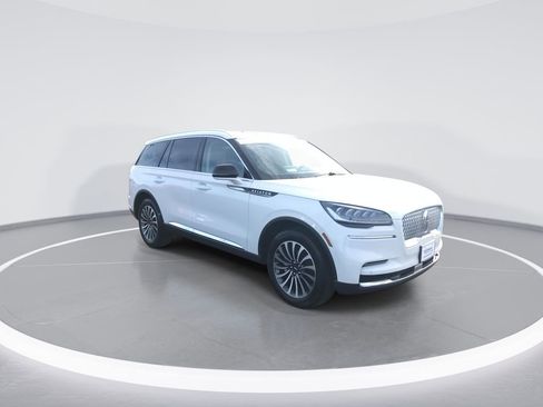 Used 2023 Lincoln Aviator AWD w/ Premium Package image 2