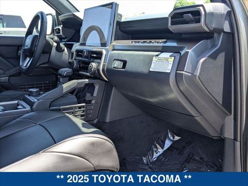 Used 2025 Toyota Tacoma TRD Sport AWD/4WD image 23