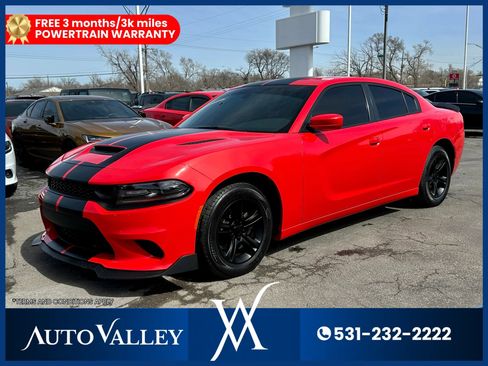 Used 2022 Dodge Charger SXT RWD image 3