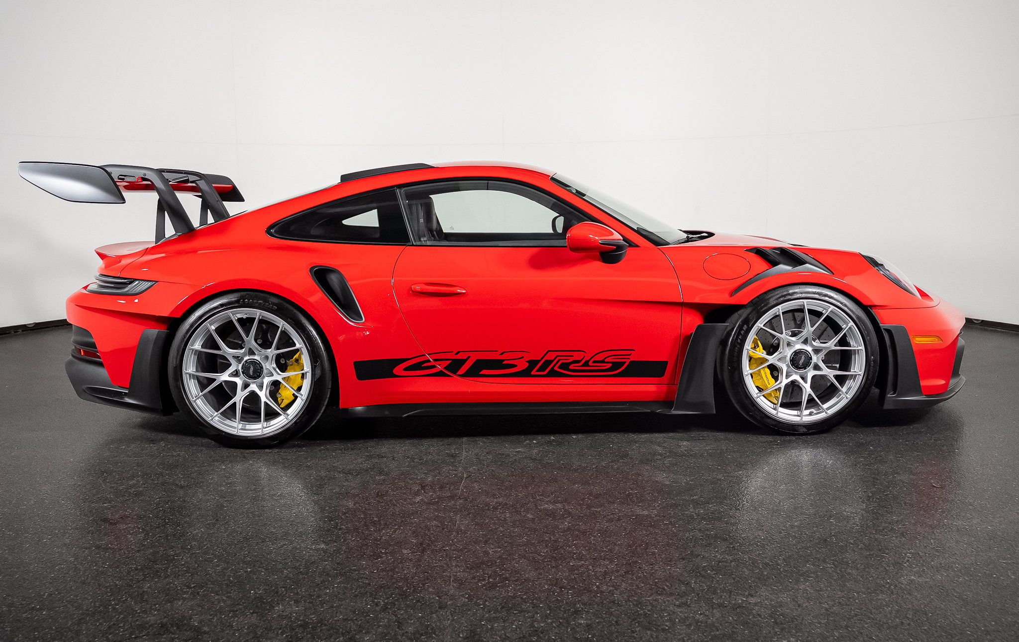 Used 2025 Porsche 911 GT3 RS RWD image 29