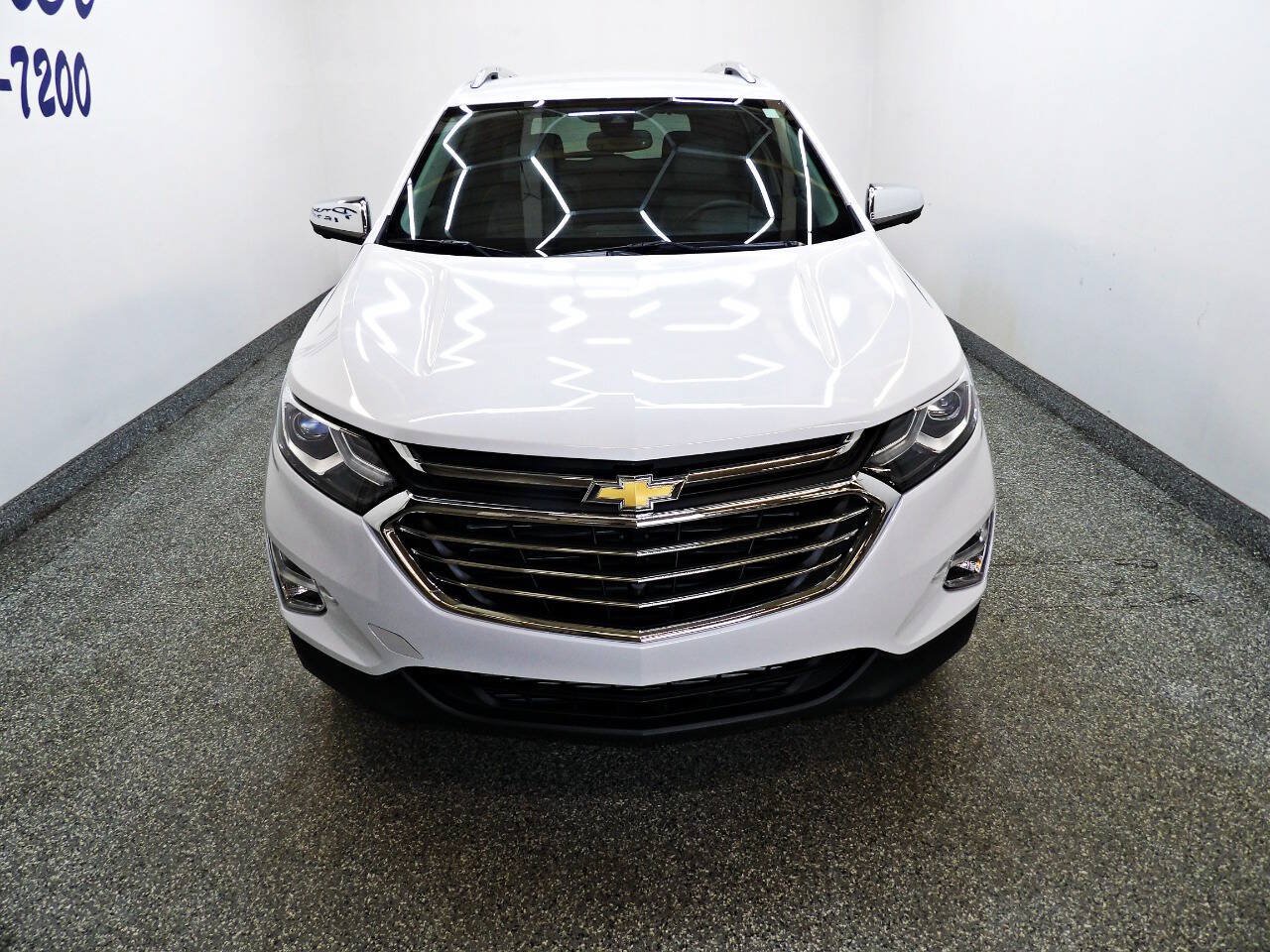 Used 2021 Chevrolet Equinox Premier FWD image 2
