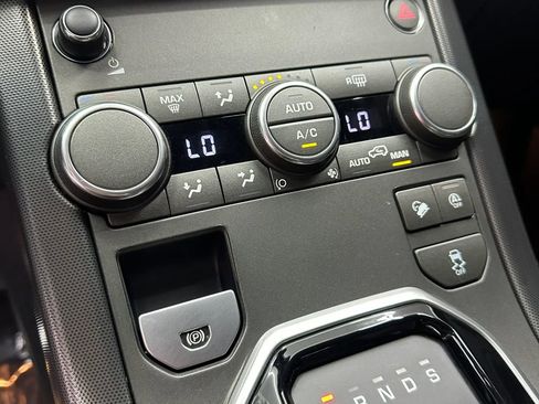 Used 2019 Land Rover Range Rover Evoque SE AWD/4WD image 22