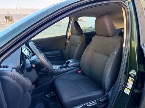 Used 2016 Honda HR-V LX image 11