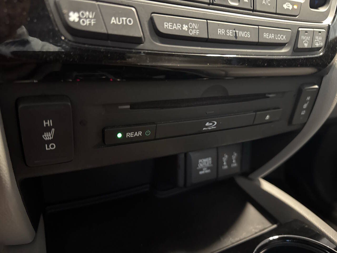 Used 2016 Honda Pilot Touring image 11