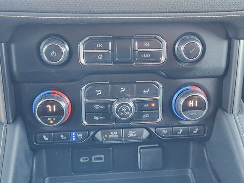 Used 2021 Chevrolet Tahoe Premier w/ Texas Edition image 19