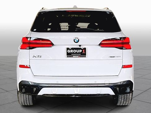 Used 2024 BMW X5 sDrive40i w/ M Sport Package image 4