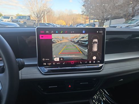 New 2025 Volkswagen Tiguan SE image 20