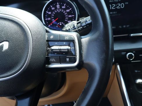 Used 2024 Kia Carnival EX FWD image 24