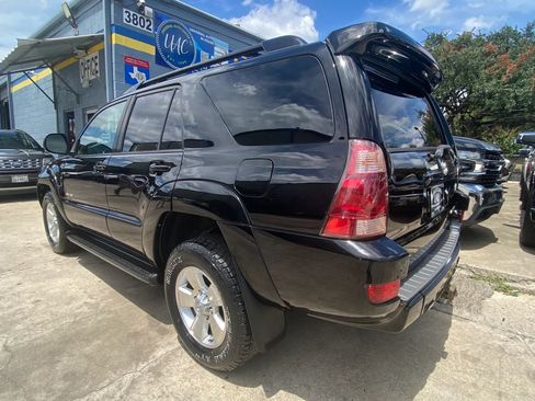 Used 2005 Toyota 4Runner SR5 AWD/4WD image 2