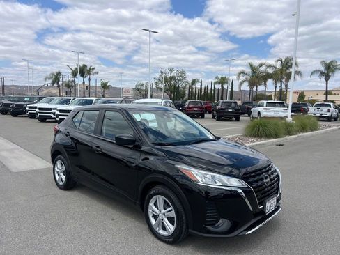 Used 2024 Nissan Kicks S FWD image 2