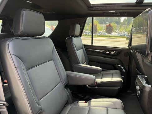 Used 2024 GMC Yukon Denali w/ Denali Reserve Package AWD/4WD image 27