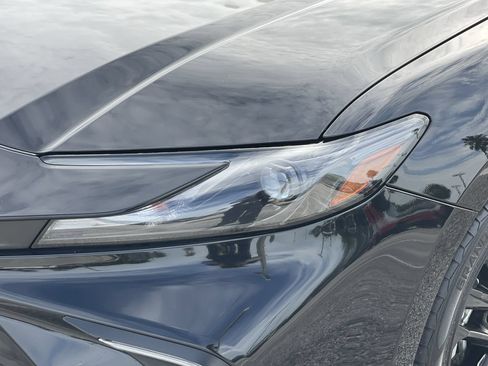 Used 2025 Toyota Camry SE w/ Convenience Package FWD image 6