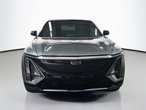 Used 2024 Cadillac Lyriq Tech AWD/4WD image 2