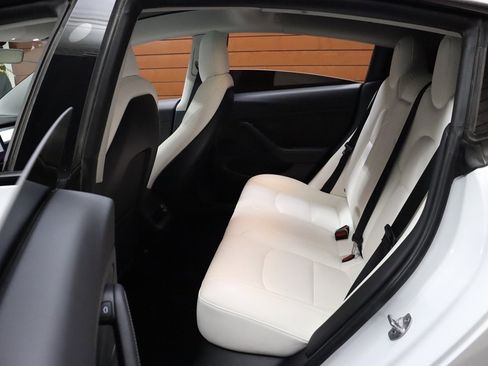 Used 2023 Tesla Model 3 Standard Range image 38